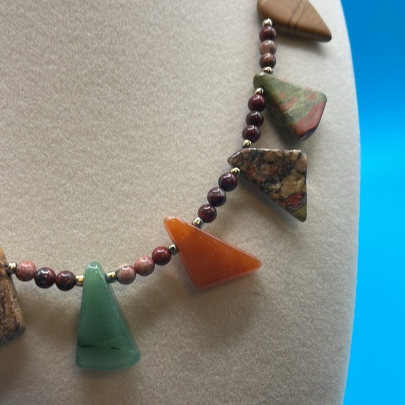 Gemstones a la necklace. - Picture 3 of 4
